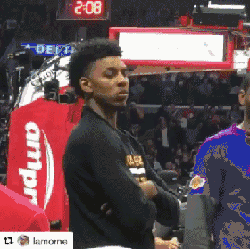 十人多特1-1弗赖堡跌至德甲第三 小贝林厄姆染红霍勒精彩凌空侧勾（少打一人多特1-1弗赖堡降至德甲第3 小贝林厄姆染红霍勒凌空侧勾）