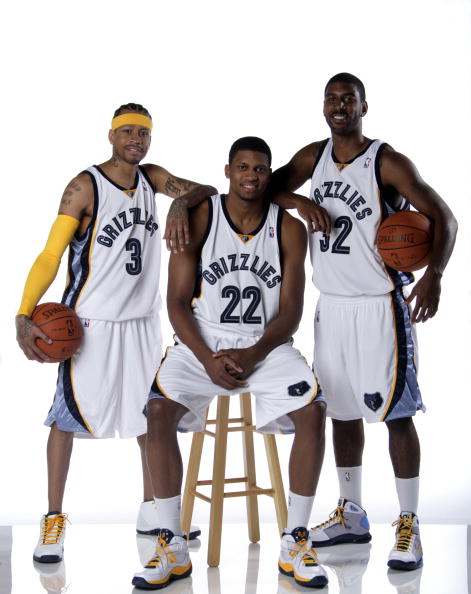 布冯：米兰现在所有运作都围绕出成绩展开，这必须归功于阿囧（布冯：米兰如今一切围绕成绩推进，这要归功于阿囧）