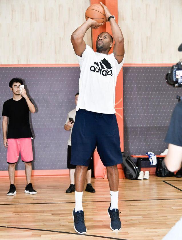 宏远U15防守细节不足致张懿赵杰突破成功（防守细节不到位，宏远U15难阻张懿、赵杰突破）