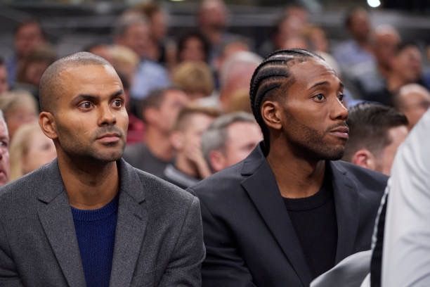 3300万观众疯看！保罗约书亚大战收视封神？一对比泰森那场，直接被秒成渣...（3300万观众狂追！保罗对决约书亚收视爆表？与泰森之战相比，高下立判）