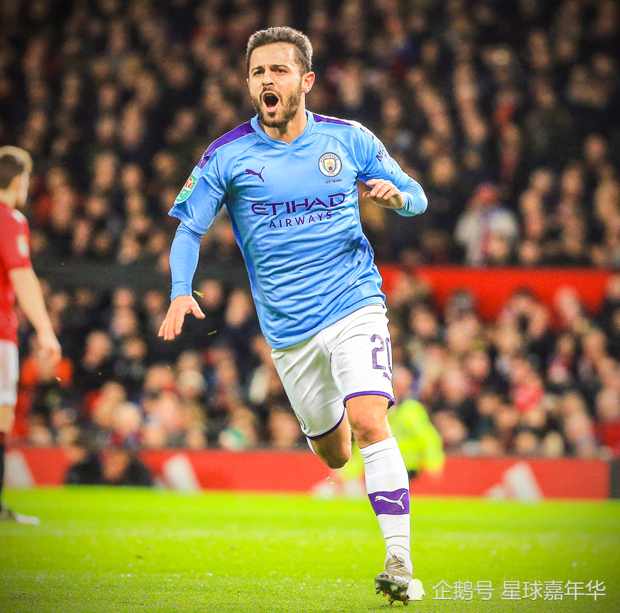 53岁齐达内拒绝接手！皇马寻找阿隆索替身：已接触2名主帅（齐达内53岁婉拒执教，皇马为阿隆索寻备选：已与两位主帅接触）