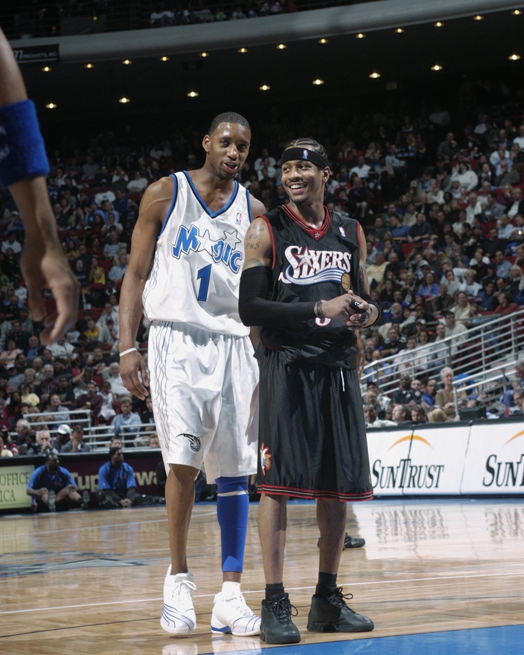 ESPN：曼联重点关注边翼卫引援，并且有7名中场目标（ESPN：曼联引援重心放在边翼卫，同时锁定7位中场人选）