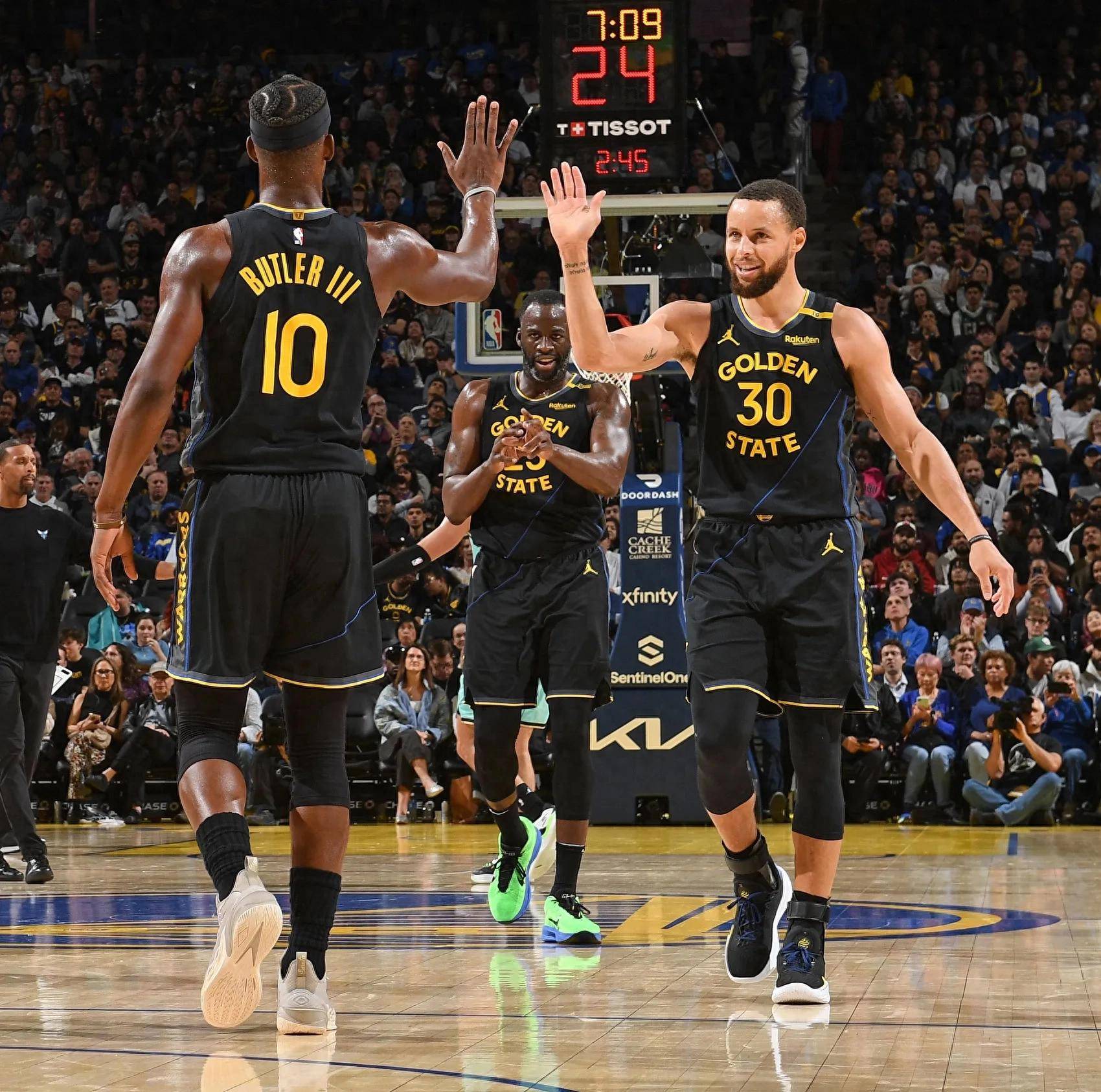 球队攻防效率榜位列前茅（球队攻防两端效率跻身前列）