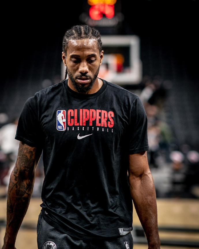 吉米何感？本赛季勇士15胜15负西部第8 热火15胜15负东部第8（勇士与热火均15胜15负分列东西部第8，吉米作何感想？）