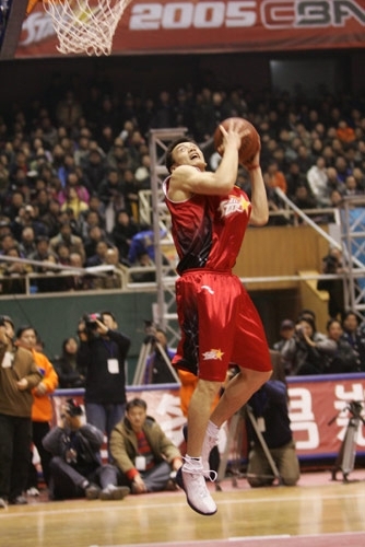 孔帕尼谈轮换：有人问球员们能否踢满每场比赛？当然不可能（孔帕尼谈轮换：球员不可能场场踢满）