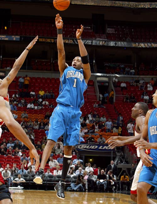 每体列足坛十大奇葩条款：博格坎普拒坐飞机；内马尔微笑条款（每体盘点足坛十大离奇条款：博格坎普拒飞、内马尔“微笑条款”在列）