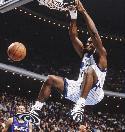 经友好协商，深圳新鹏城足球俱乐部今日宣布任命陈涛...（深圳新鹏城俱乐部官宣：经协商一致，陈涛即日起上任...）