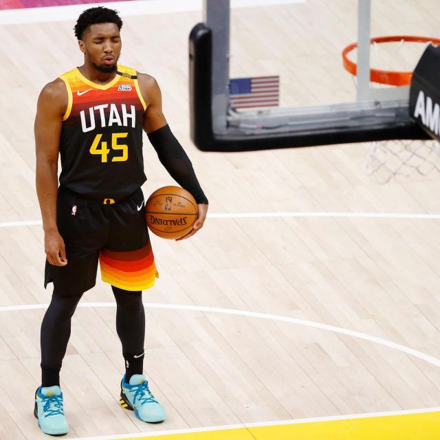 拜仁客战斯图加特：雅克松、金玟哉首发，乌尔比希出战（拜仁客场挑战斯图加特：雅克松、金玟哉先发，乌尔比希登场）