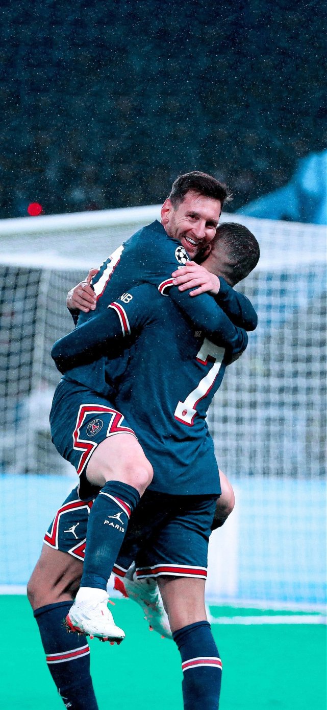 意媒：梅努是那不勒斯中场引援首选，备选方案包括弗拉泰西（意媒：那不勒斯中场补强锁定梅努，弗拉泰西列入备选）