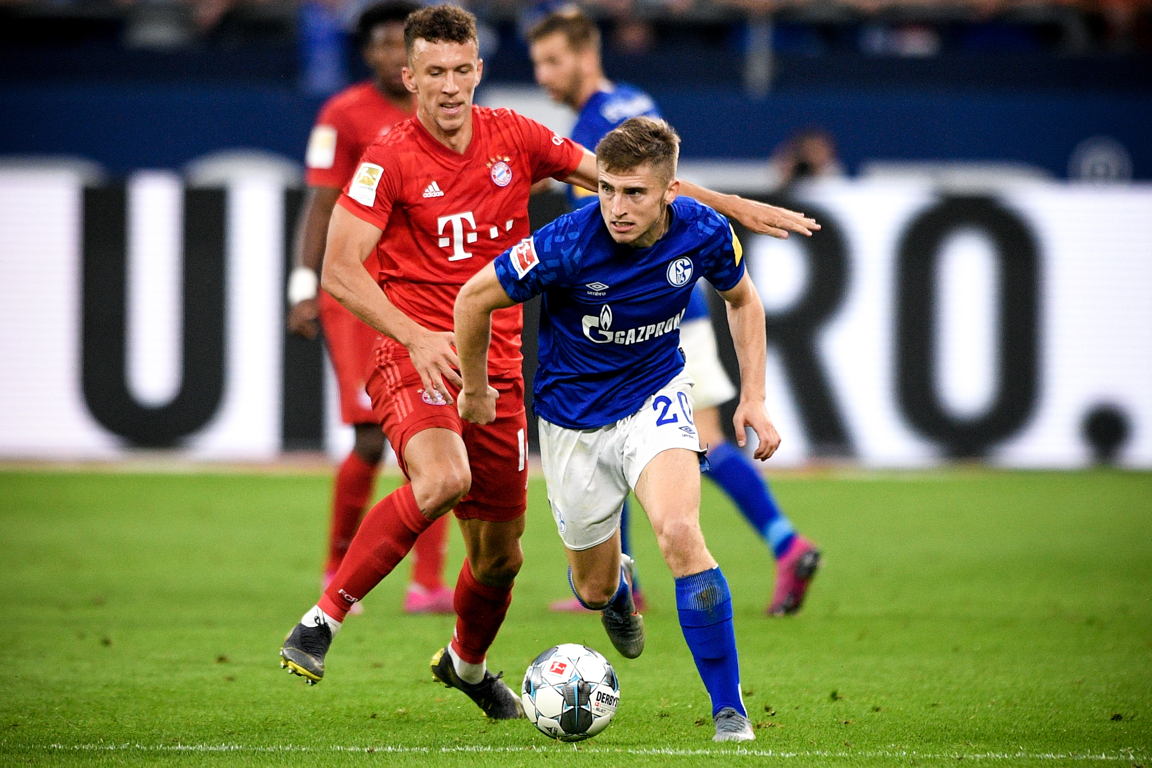 法国助教斯特凡撰文：登贝莱独一无二，奥利塞令人印象深刻（法国助教斯特凡撰稿：登贝莱独树一帜，奥利塞令人惊艳）