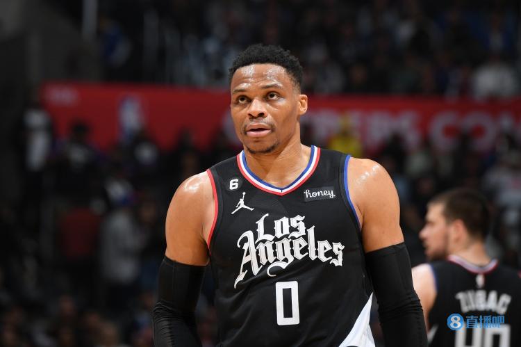 阿森纳欧冠小组／联赛阶段取得10连胜，仅次于拜仁和利物浦（阿森纳在欧冠小组赛与联赛中豪取十连胜，仅逊拜仁与利物浦）