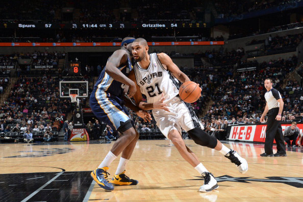 阿莫林称赞曼联定位球教练卡洛斯-费尔南德斯：他比我强得多（阿莫林盛赞曼联定位球教练卡洛斯·费尔南德斯：他远强于我）