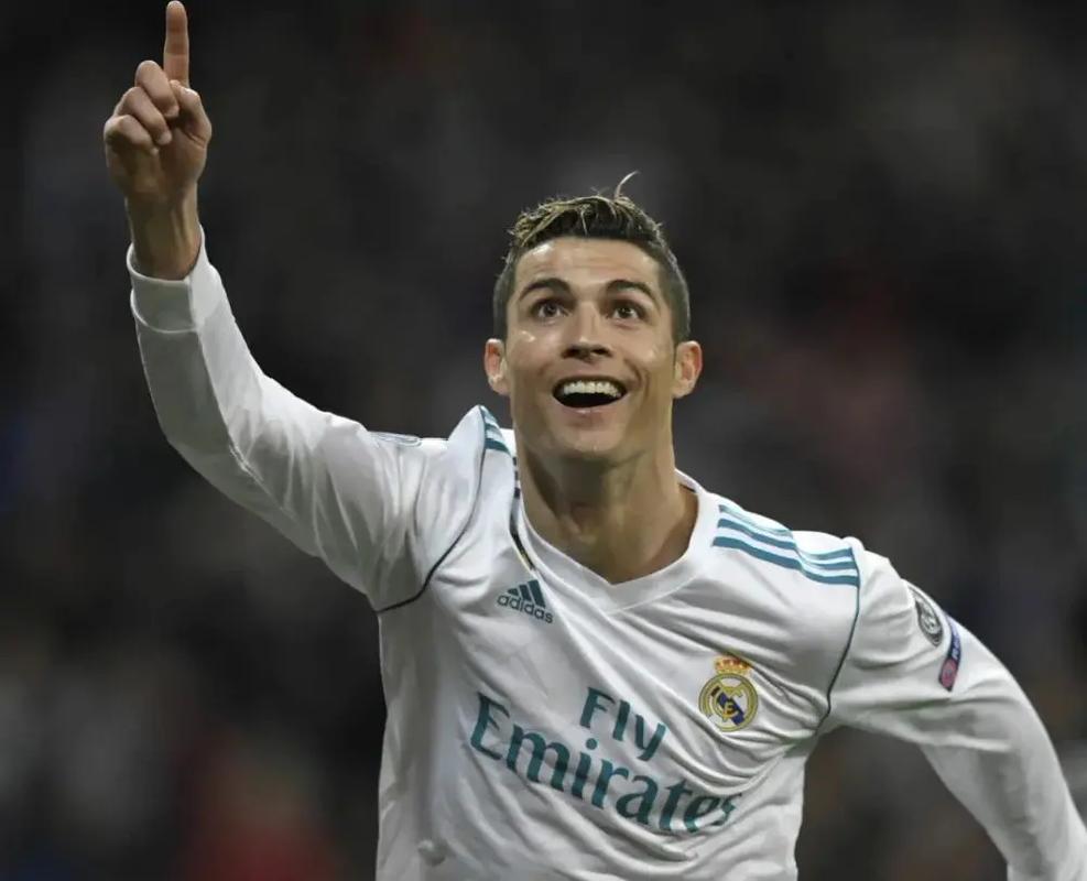 意甲主帅年薪榜：孔蒂、阿莱格里前2，斯帕莱蒂第4，齐沃第8（意甲主帅薪资榜：孔蒂与阿莱格里占据前二，斯帕莱蒂第4、齐沃第8）