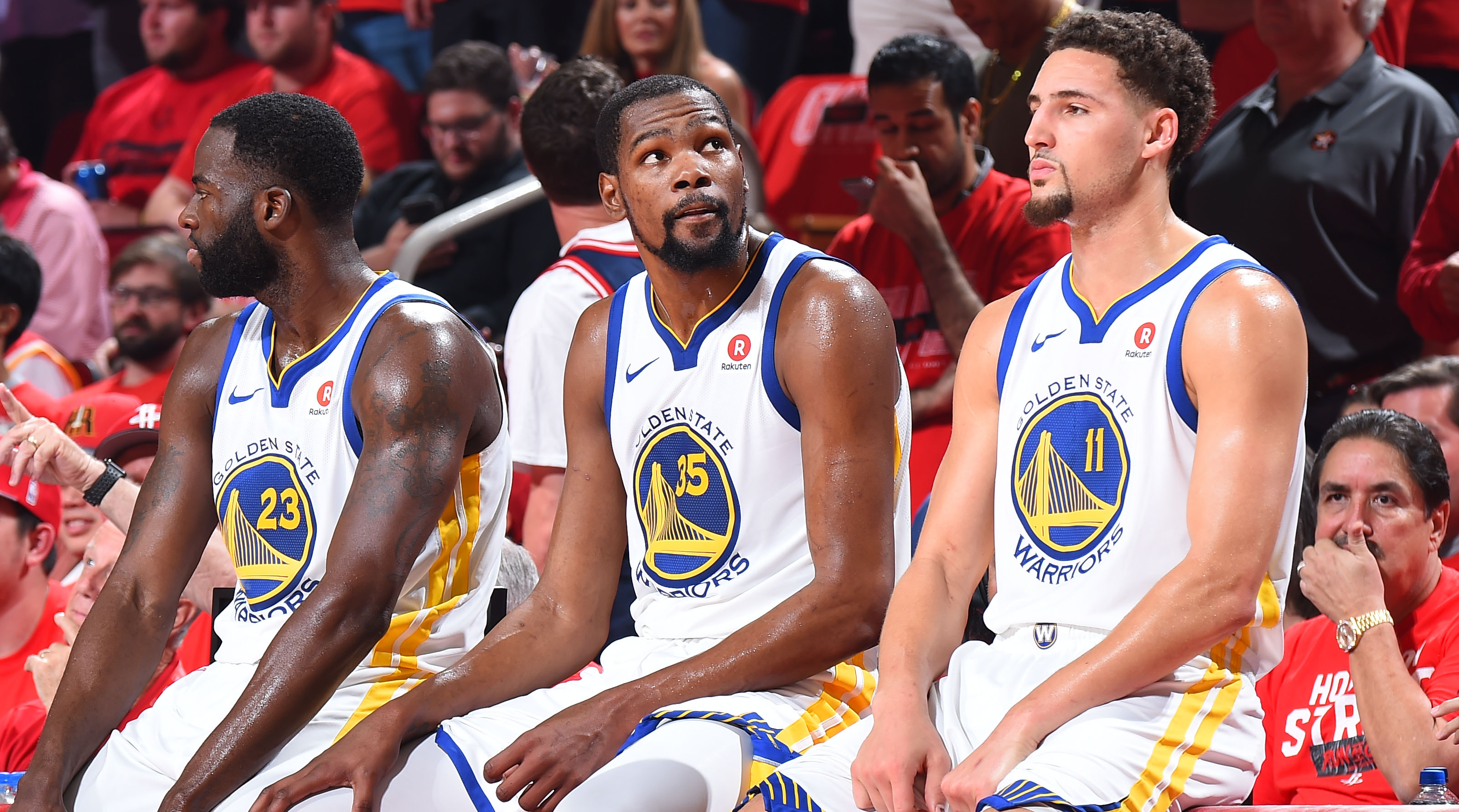 世体：巴萨已提前告知西足协，亚马尔在报到前将接受检查（世体：巴萨已提前通知西班牙足协，亚马尔报到前将先接受检查）