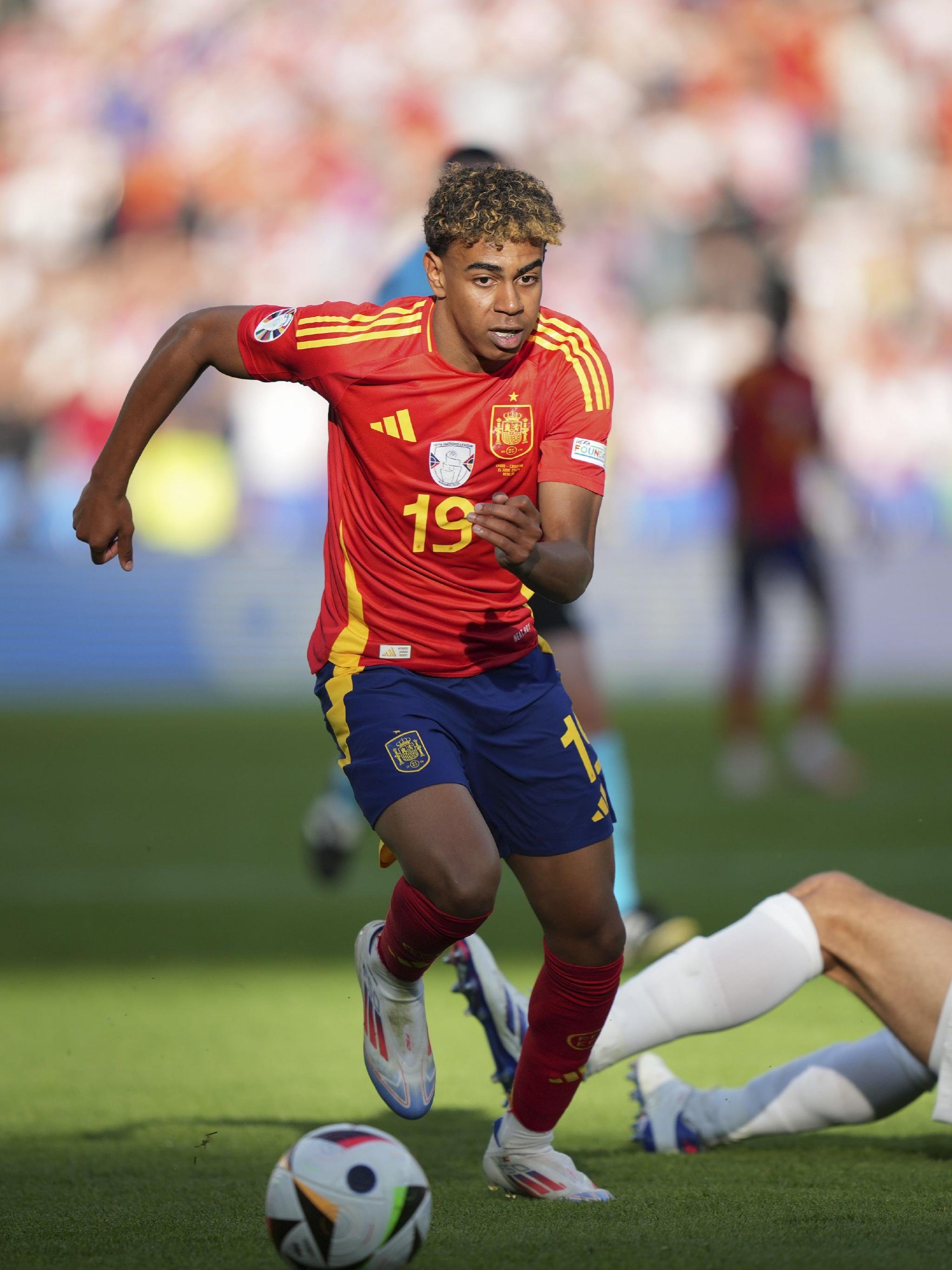 从此便是贝爵爷，英媒：贝克汉姆今日正式被授予爵士头衔（英媒：贝克汉姆今日正式获授爵士头衔，贝爵爷名副其实）