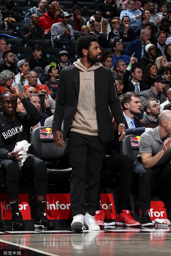 伊布加盟巴萨的故事：与梅西并肩作战的梦想（伊布与巴萨：携手梅西的逐梦之旅）