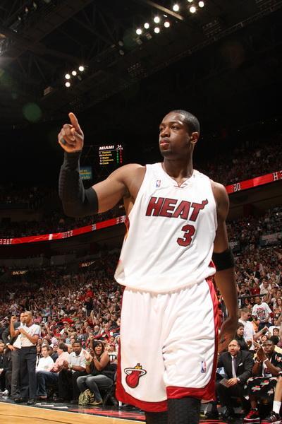 梅西：布斯克茨和阿尔巴能以这样的方式退役非常美好（梅西：布斯克茨、阿尔巴能以这种方式退役，令人欣慰）